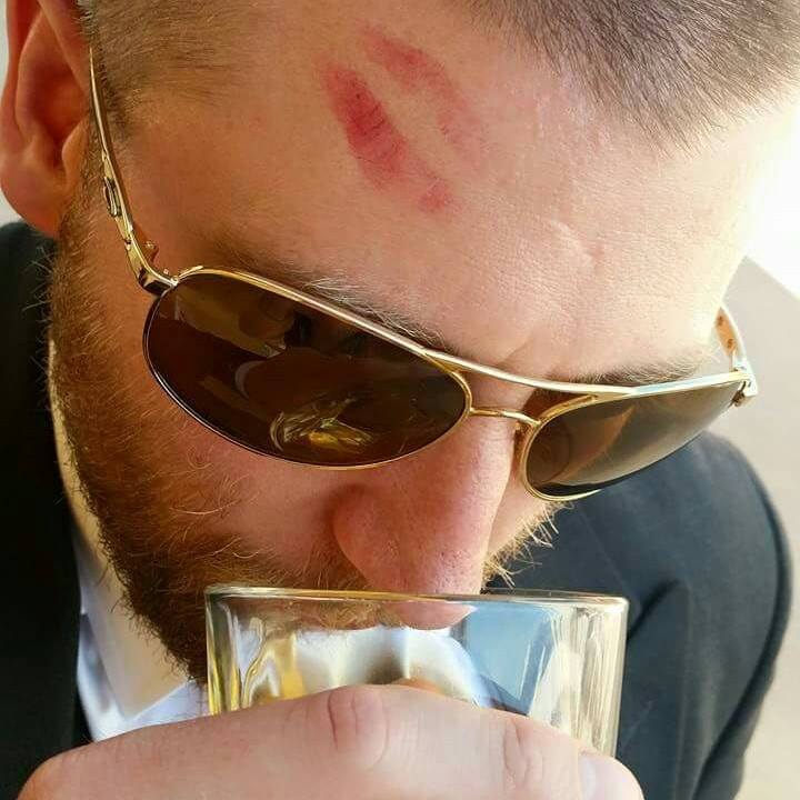 Head Kiss